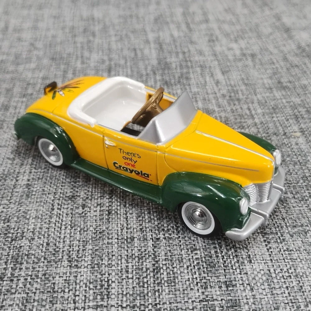 Crayola Gearbox Diecast 1940 Ford Deluxe Yellow Pedal Driven Car 1998